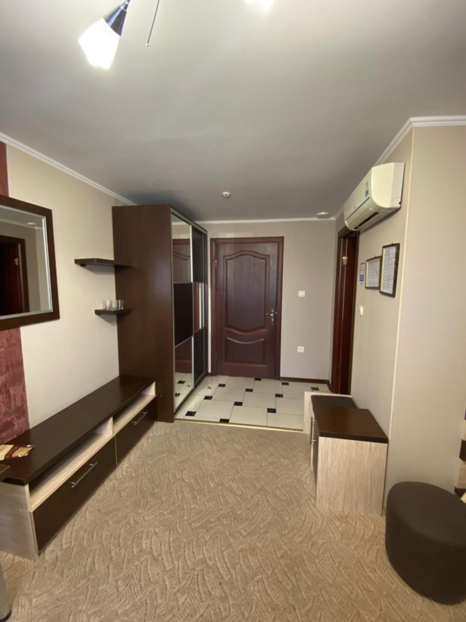 Hotel Візит Bushtyno Zewnętrze zdjęcie